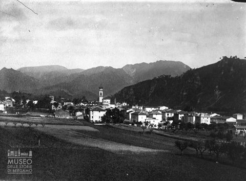 Rovetta, panorama da una collina