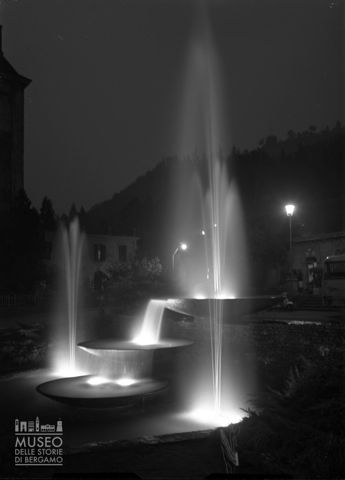 Fontana illuminata