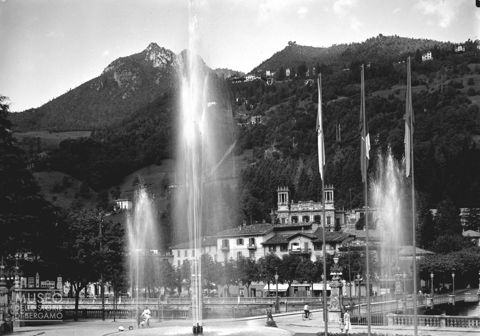 Centro e casinò dalla fontana della Stazione FF.SS.