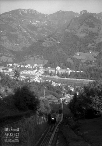 Veduta con funicolare [2]