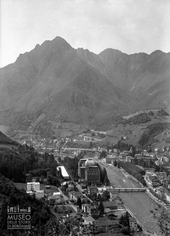Centro abitato e monti