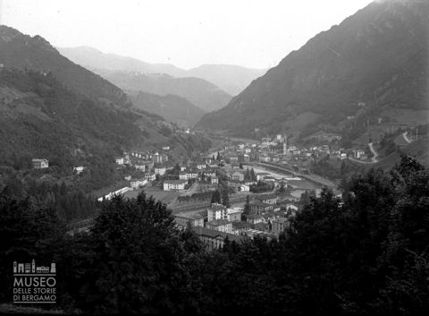Centro abitato e monti