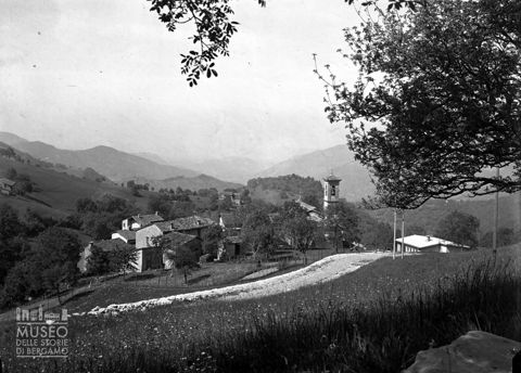 Chiesa e abitazioni