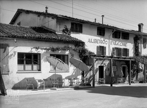 Albergo Falcone, esterno