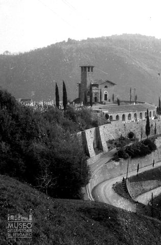 Gazzaniga, chiesa di San Carlo e cimitero