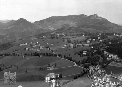 Panorama con Monte Cornagera