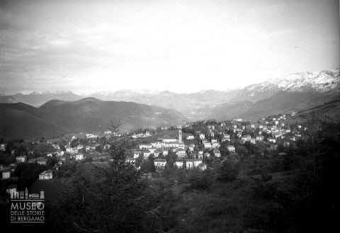 Veduta con monti
