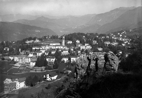 Veduta del paese di Selvino