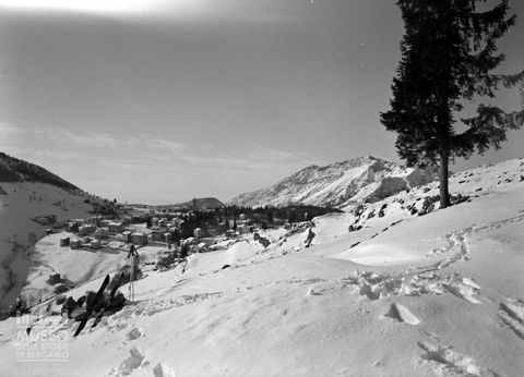 Panorama di Selvino con neve