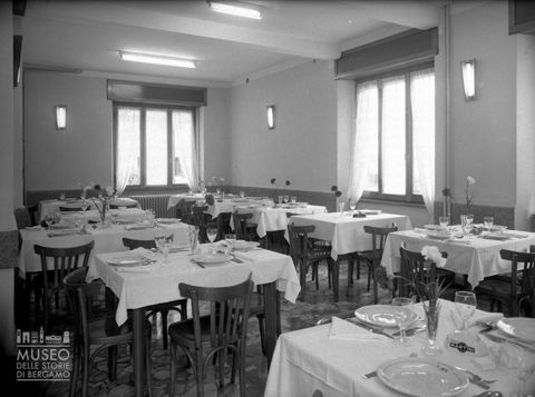 Interno di un ristorante [4]