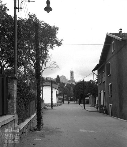 Scorcio con campanile
