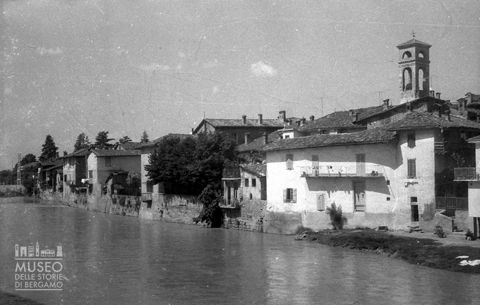 Abitazioni e campanile