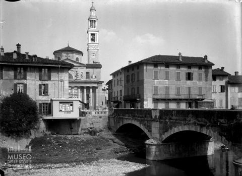Ponte e parrocchiale