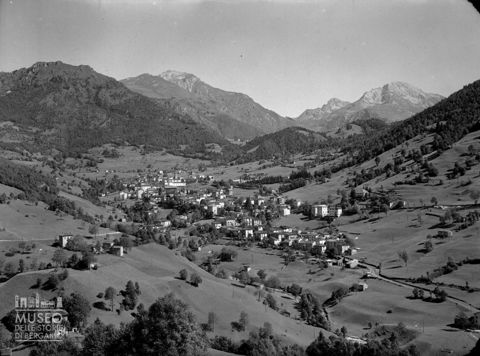Centro abitato e monti