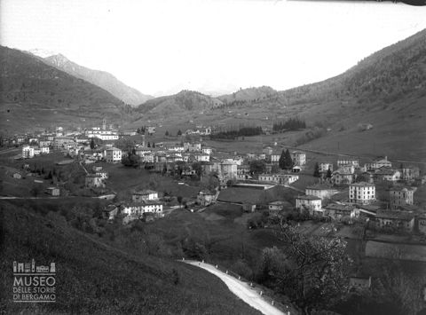 Veduta del centro di Serina