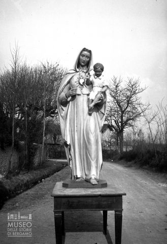 Statua della Madonna