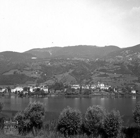 Veduta dal lago