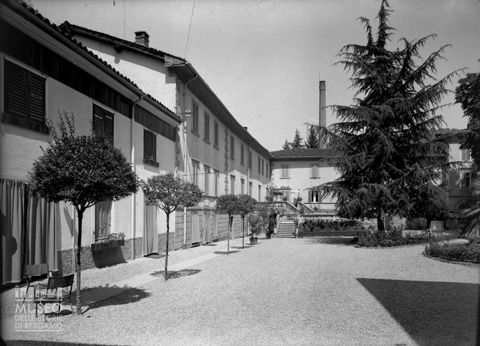Terme di Trescore, cortile