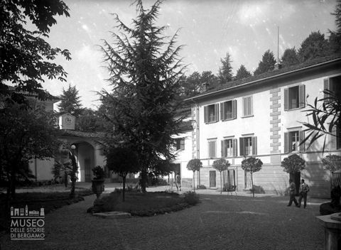 Ingresso terme e giardino