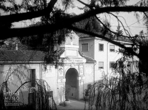 Fonti di San Pancrazio, ingresso