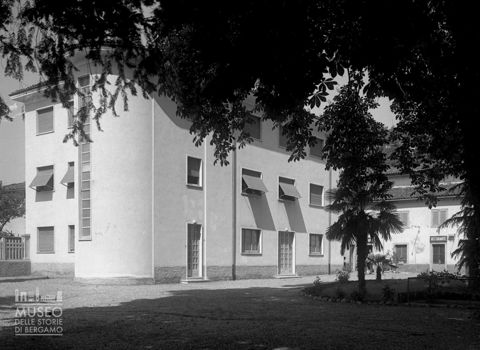 Palazzina con ristorante