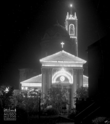 Chiesa di San Pietro Apostolo, ripresa notturna [3]