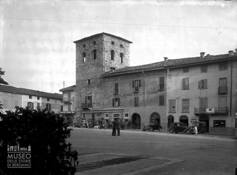 Albergo e Torre Suardi