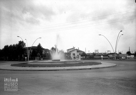 Incrocio con rotatoria