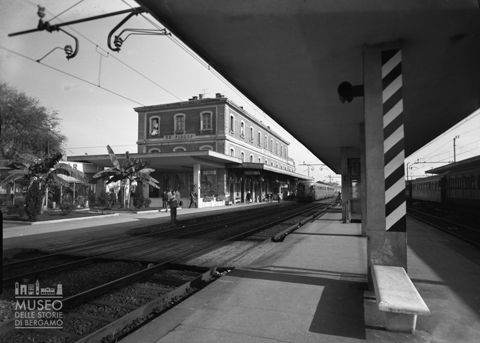 Stazione ferroviaria