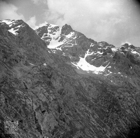 Rifugio e monti