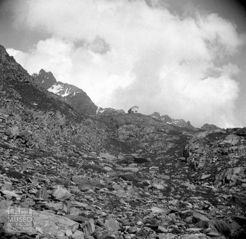 Rocce e rifugio Curò