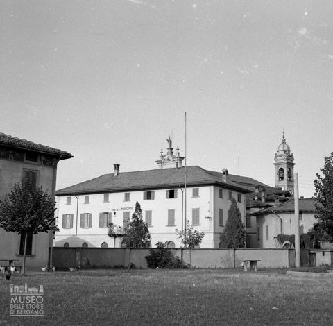 Municipio e parrocchiale