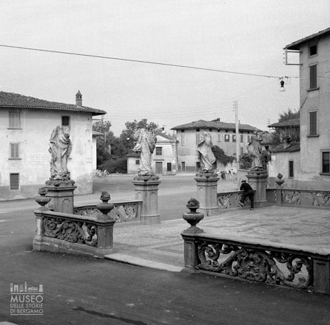 Sagrato della parrocchiale