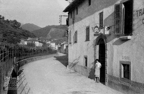 Ingresso di una trattoria